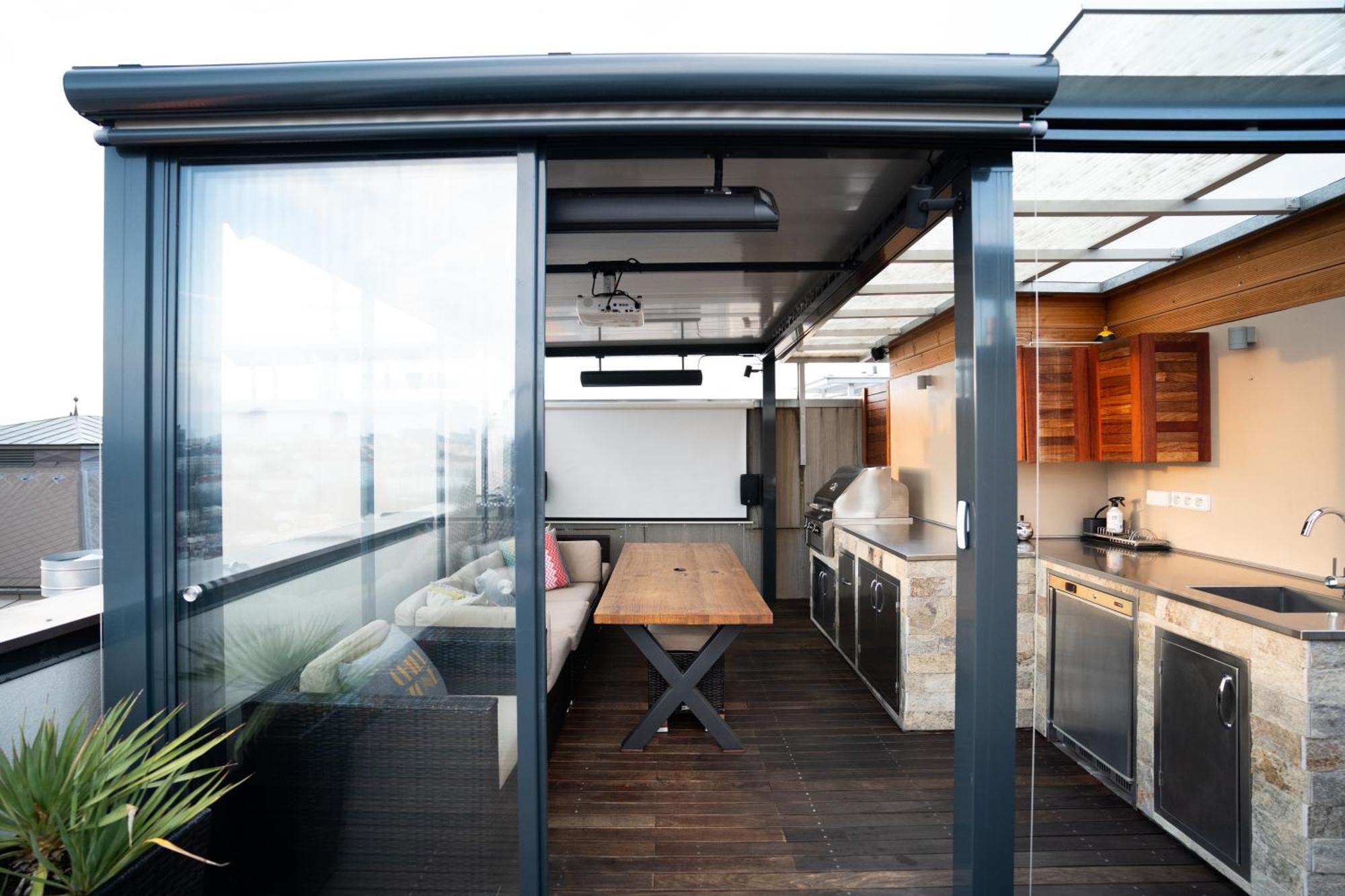 Luxury Rooftop Appartment With Fantastic Views Praga Esterno foto