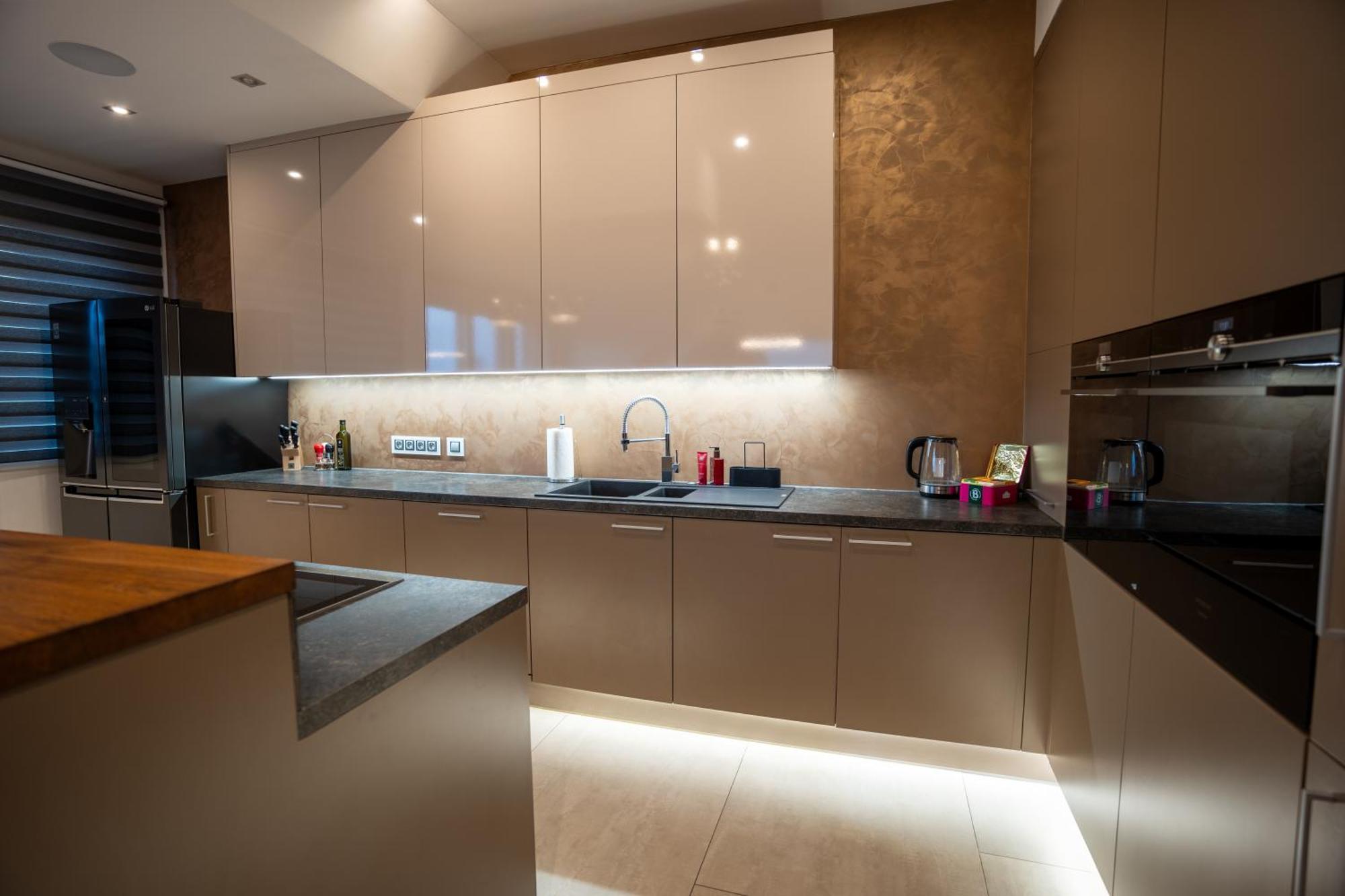 Luxury Rooftop Appartment With Fantastic Views Praga Esterno foto