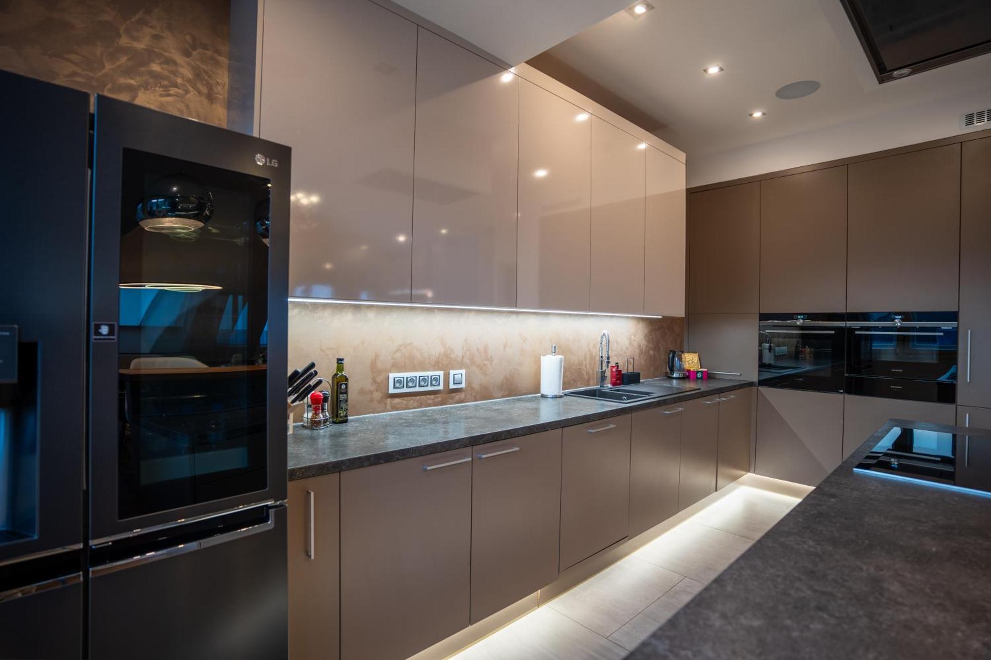 Luxury Rooftop Appartment With Fantastic Views Praga Esterno foto