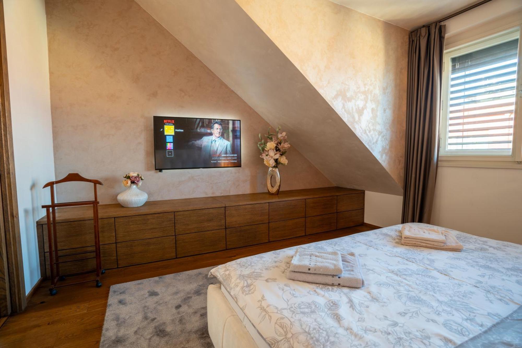 Luxury Rooftop Appartment With Fantastic Views Praga Esterno foto